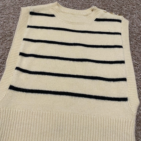Korean Vintage Striped Knitted Sweater Vest - Beige - Picture 9 of 11